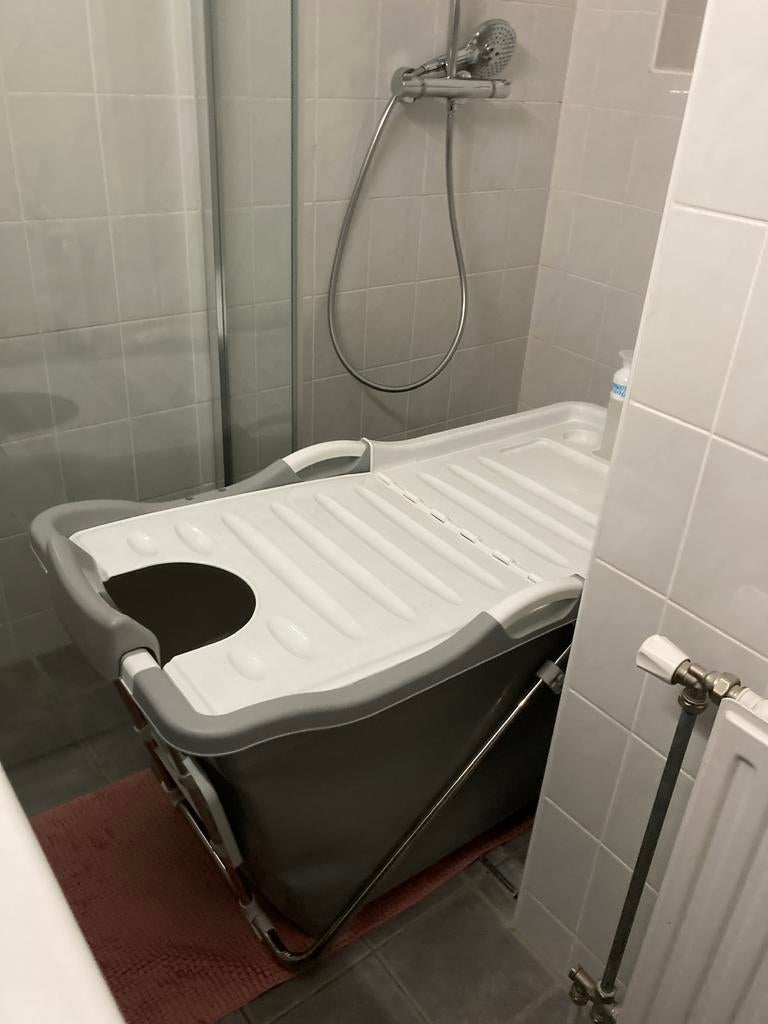 Opvouwbaar bad. Kleur Grijs, Ophalen, Gebruikt