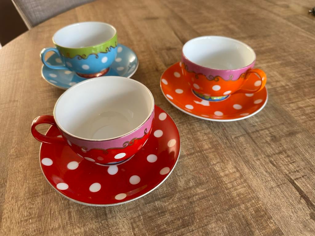 Oilily Douwe Egberts kop & schotels, Gebruikt, Keramiek, Ophalen of Verzenden, Overige stijlen