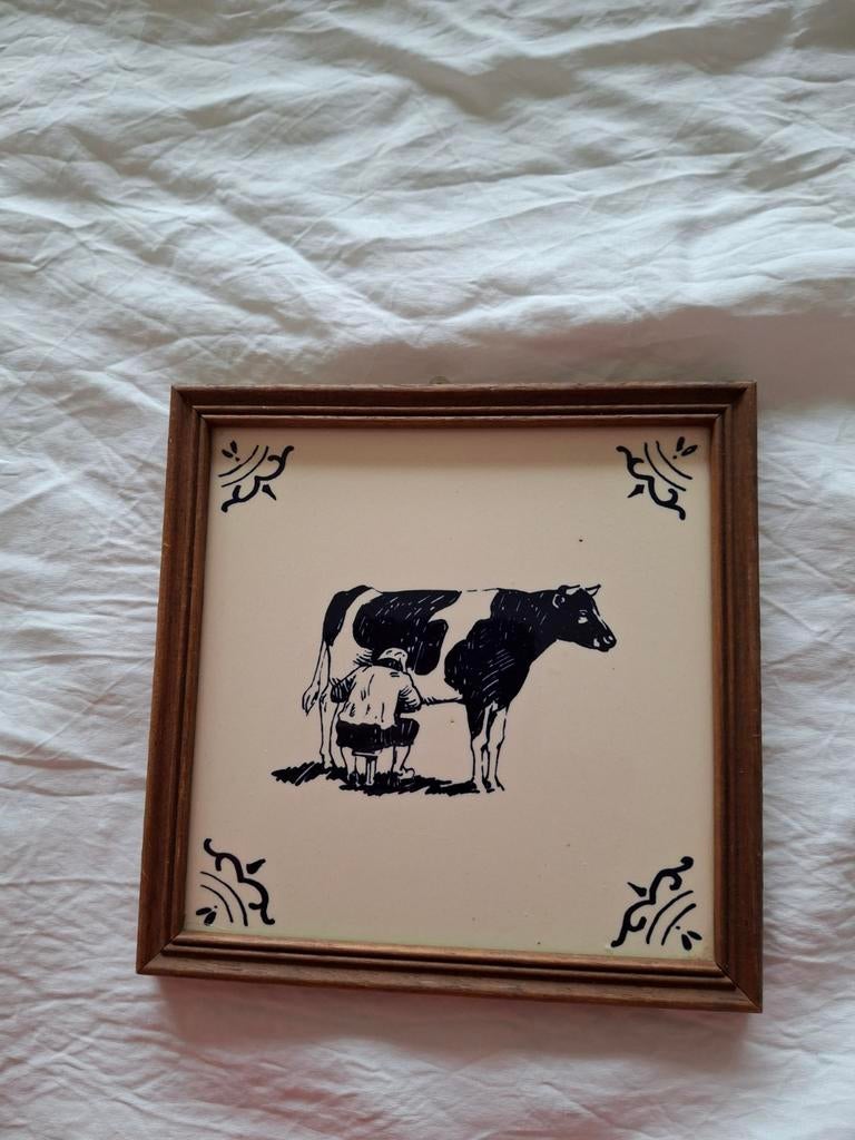 Tegel. Koe melken., Ophalen of Verzenden