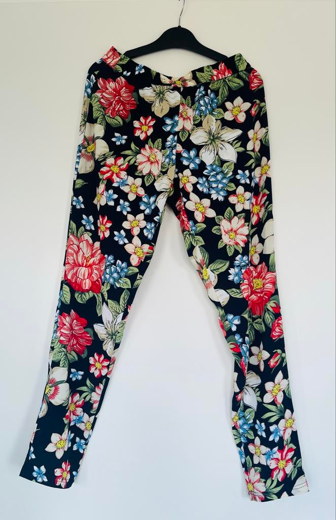 JDY JOYCE Pantalon met bloemenprint - Maat 38, Kleding | Dames, Broeken en Pantalons, Maat 38/40 (M), Zwart, Ophalen of Verzenden