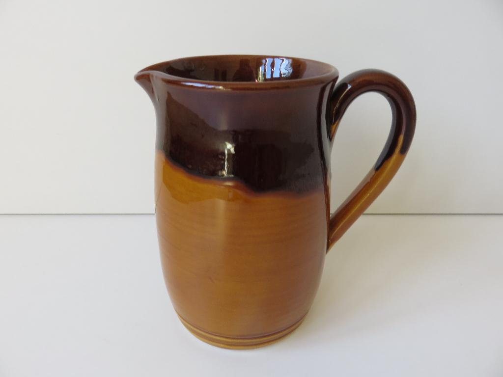 Vintage bruin geglazuurde aardewerken wijnkan sangria kan, Huis en Inrichting, Keramiek, Overige typen, Ophalen of Verzenden, Zo goed als nieuw