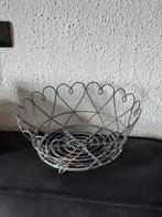 Mooi draadmandje ijzeren schaaltje op pootjes ,landelijk, Antiek en Kunst, Curiosa en Brocante, Ophalen of Verzenden