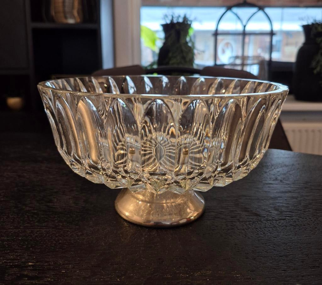 Glazen schaal op voet, Huis en Inrichting, Woonaccessoires | Schalen en Manden, Ophalen, Zo goed als nieuw, Rond, Glas