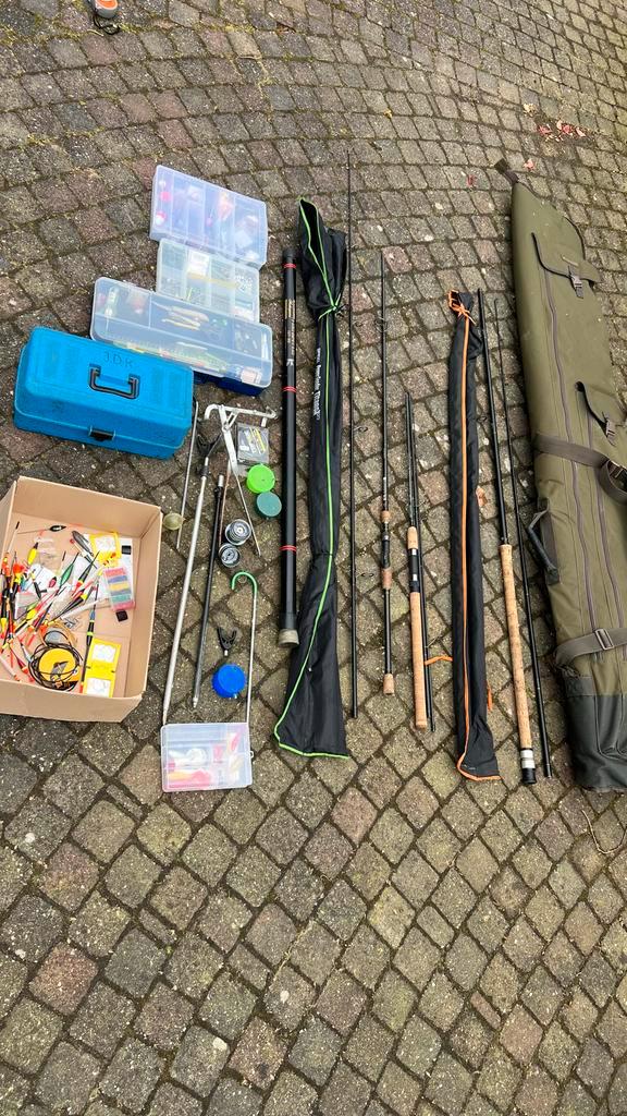 Hengels foudraal en allerlei losse spullen, Watersport en Boten, Hengelsport | Algemeen, Gebruikt, Overige typen, Ophalen