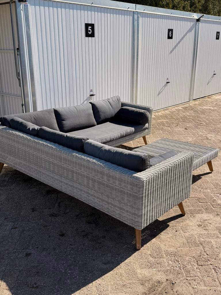 Stevige wicker loungeset, 5 zitplaatsen, Bank, Ophalen of Verzenden, Zo goed als nieuw