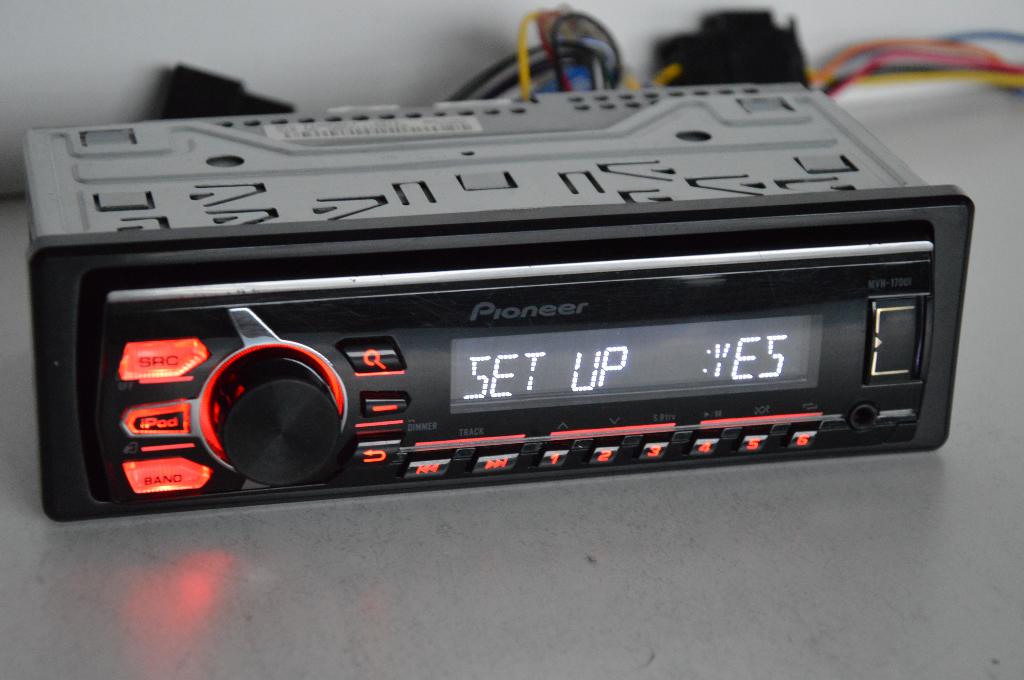 PIONEER  MVH-170UI  MP3  AUX  USB, Ophalen of Verzenden, Zo goed als nieuw