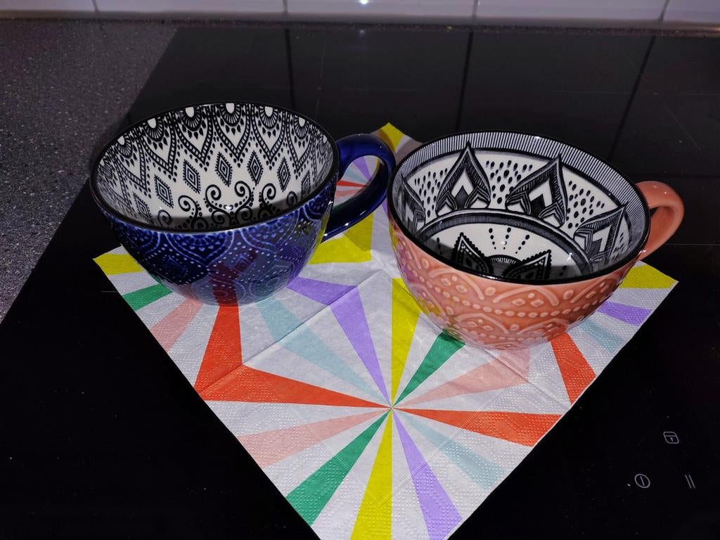 Grote mokken/soepkommen blauw en roze, Ophalen of Verzenden, Zo goed als nieuw, Overige stijlen, Kop(pen) en/of Schotel(s)