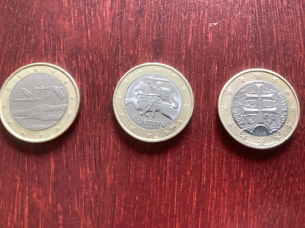Set van 3 zeldzame 1 euro munten: Finland, Litouwen, Slowaki, Ophalen of Verzenden, Overige landen, 1 euro, Setje