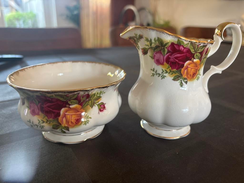Royal Albert Old Country Roses Suikerpot en Melkkan, Ophalen of Verzenden