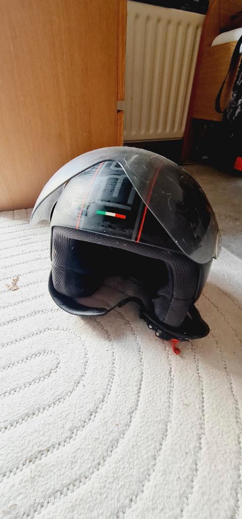 Zwarte scooterhelm met vizier, Fietsen en Brommers, Brommerhelmen, Gebruikt, Medium, Ophalen of Verzenden