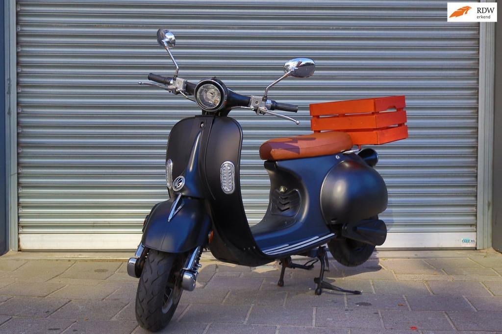 Etalian Snorscooter Retro Elektrisch Snorscooter, Fietsen en Brommers, Snorfietsen en Snorscooters, Gebruikt, Overige merken, Elektrisch