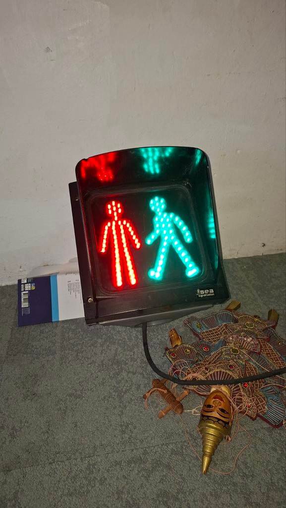 Stoplicht met voetgangerssymbolen, Ophalen of Verzenden