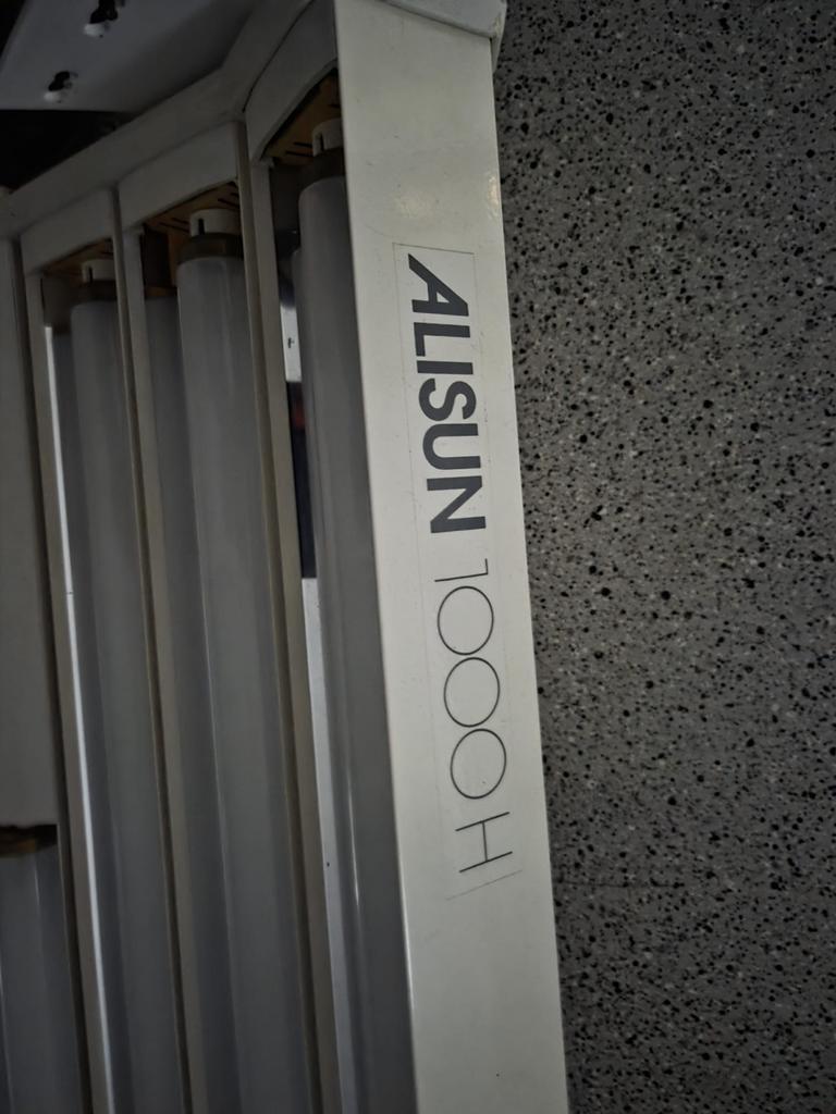 Alisun 1000 H Zonnehemel 10 lampen + 3 reserve nieuwe lampen, Ophalen, Gebruikt, Zonnebank enkelzijdig, 10 tot 15 lampen