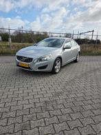 Volvo S60 2013 | Navi | Camera | Stoelverwarming | APK, Voorwielaandrijving, 1596 cc, Stof, Zwart