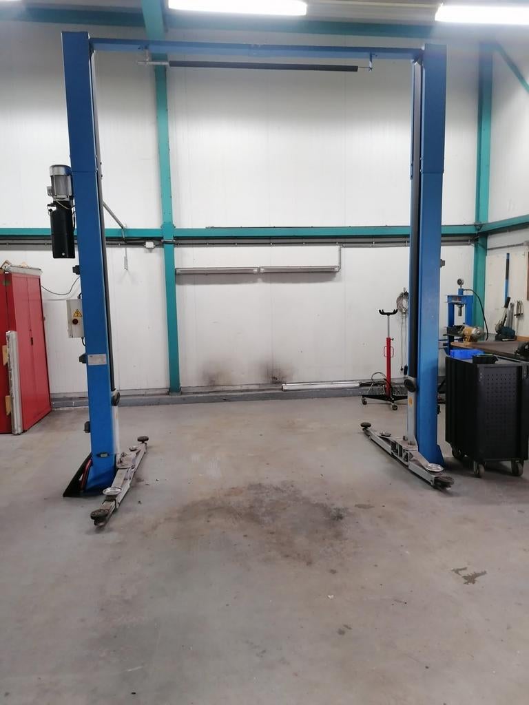 Hefbrug 2 koloms vloervrij, Ophalen, Zo goed als nieuw