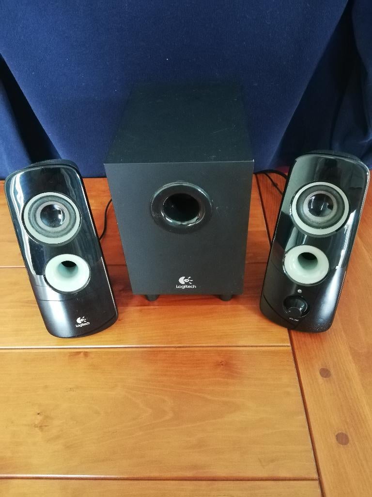 Logitech pc geluids setje, Computers en Software, Pc speakers, Ophalen of Verzenden, Zo goed als nieuw, Audiokanaal 2.1, Logitech, Creative