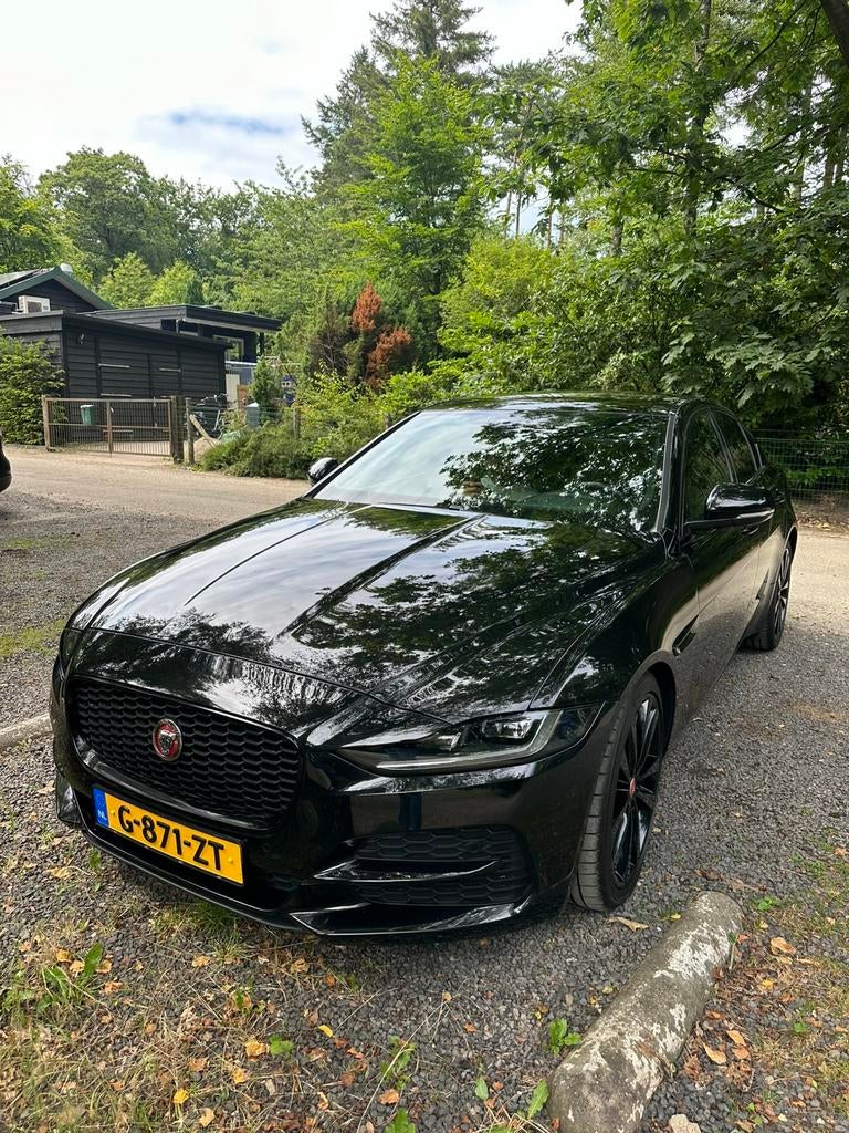 Jaguar XE 2.0 250pk AWD Automaat 2020 Zwart, Auto's, Jaguar, 1800 kg, 4 cilinders, Zwart, Vierwielaandrijving