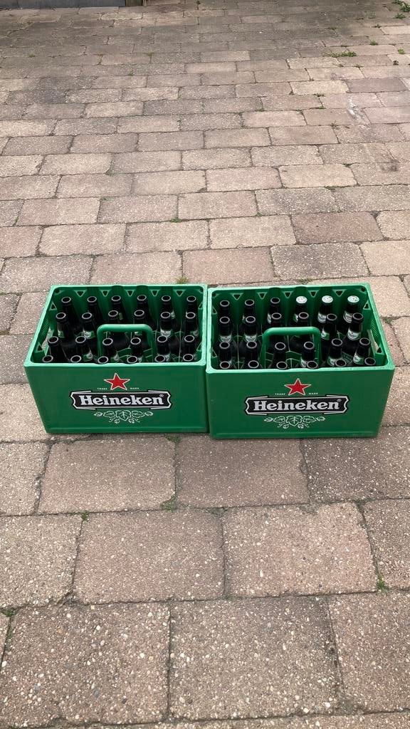 Twee groene Heineken kratten, Ophalen, Zo goed als nieuw