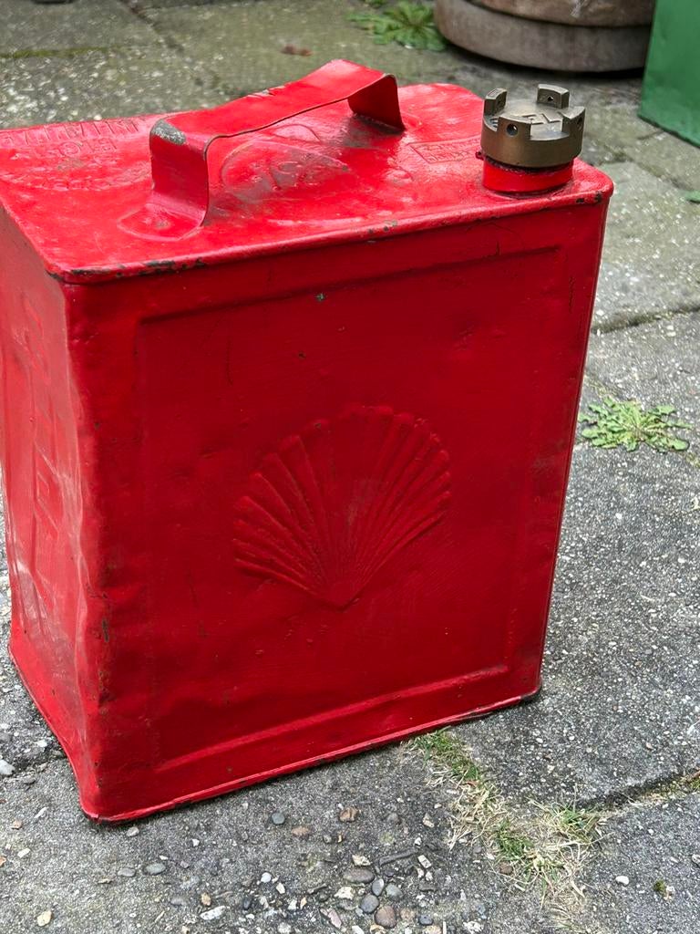 Shell benzinekan oude type, Ophalen