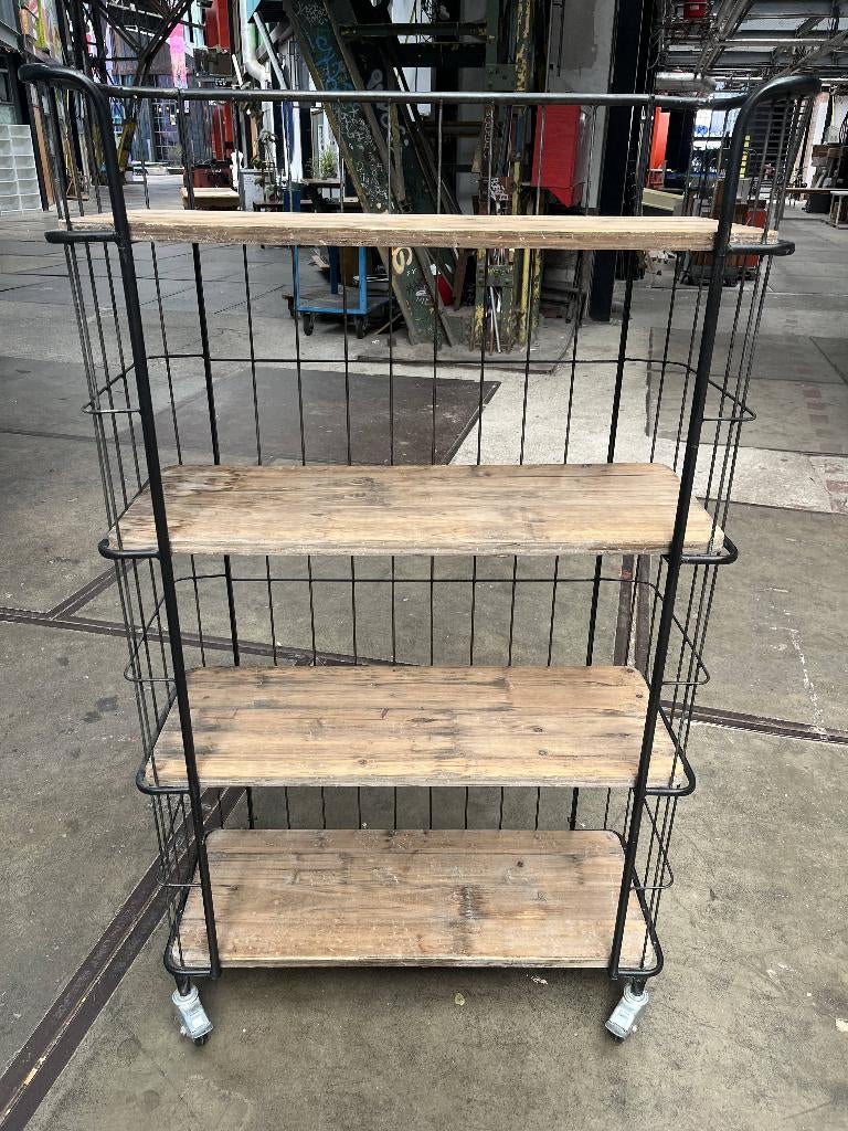 kast op wielen, Huis en Inrichting, Kasten | Overige, Ophalen, Zo goed als nieuw