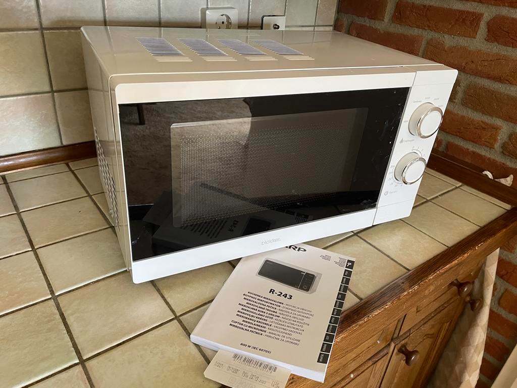 Sharp R-243 Magnetron - Gebruikt, in prima staat, Ophalen of Verzenden, Gebruikt, Vrijstaand, Magnetron