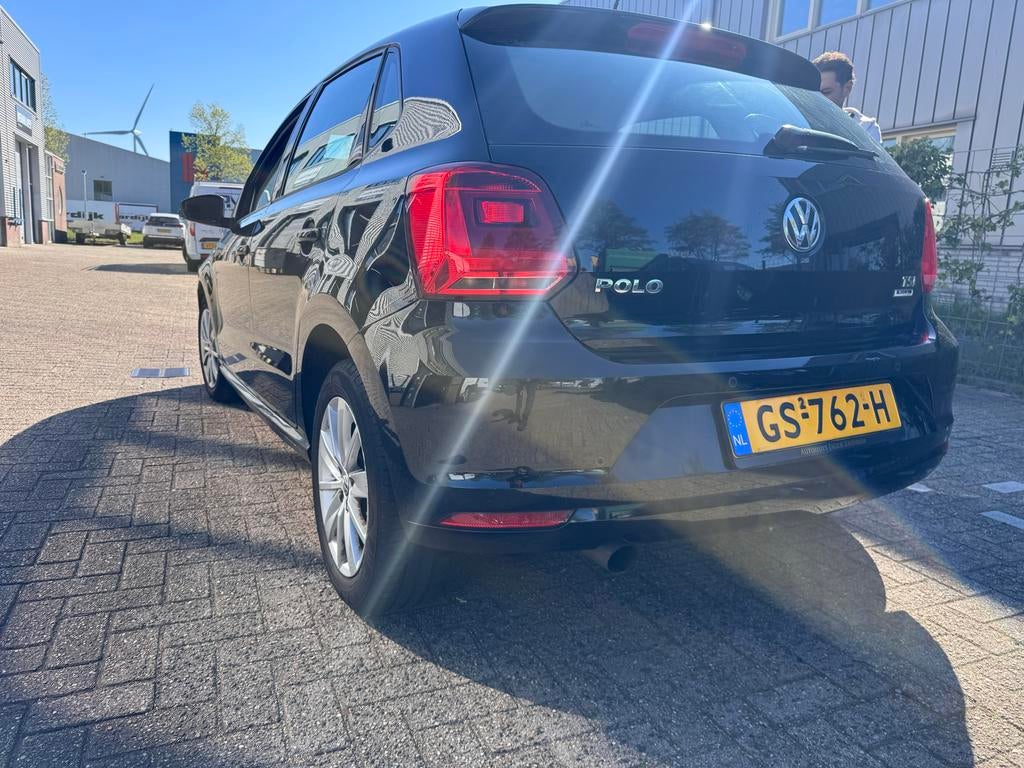 Polo 1.2 TSI 90PK 2015 Zwart/Cruise/Navi/Airco/Park/6 BAK, Stof, 40 €/maand, Zwart, 4 cilinders