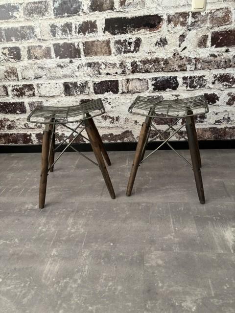 2 krukjes industrieel, Ophalen, Zo goed als nieuw, Hout