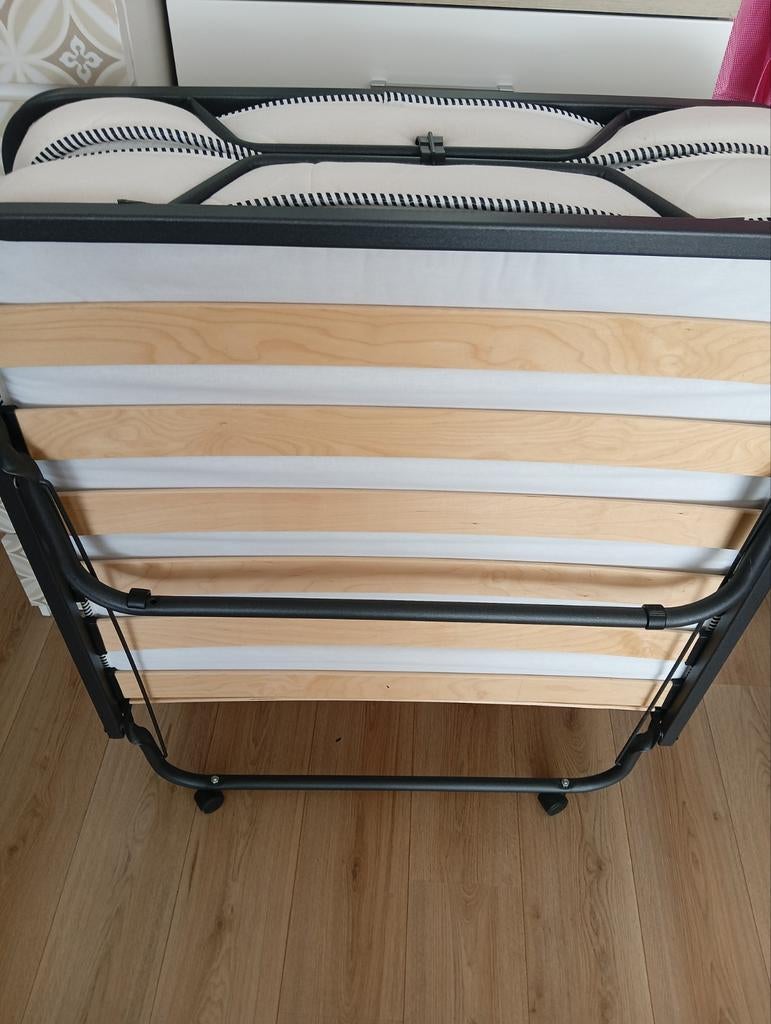 Opklapbed / logeerbed met matras, Huis en Inrichting, Slaapkamer | Bedden, Gebruikt, 90 cm, Eenpersoons, Zwart