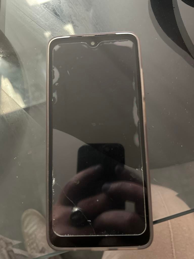 Motorola Moto G05- Rood - Gebruikt, Overige modellen, Touchscreen, Ophalen of Verzenden, Zo goed als nieuw