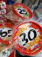 Feestelijke Verjaardags Dienbladen - Diverse Leeftijden, Kunststof, Feestartikelen B.V., Feeststraat 10, 1234 AB Feeststad, Rond