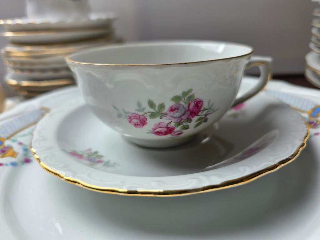 Kop en schotels met romantische roosjes  Kahla pst, Ophalen of Verzenden