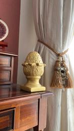 Ornament goudkleurige dennenappel, Ophalen of Verzenden, Zo goed als nieuw