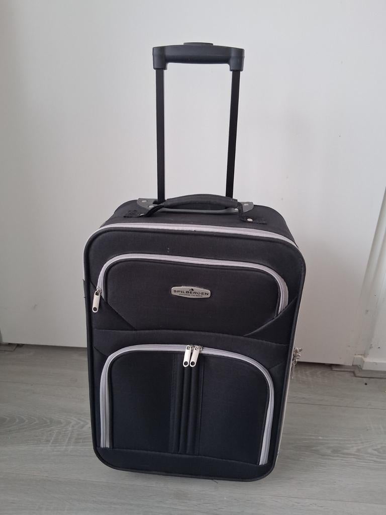 Nette koffer., Sieraden, Tassen en Uiterlijk, Koffers, Ophalen, Zo goed als nieuw, Hard kunststof, 70 cm of meer