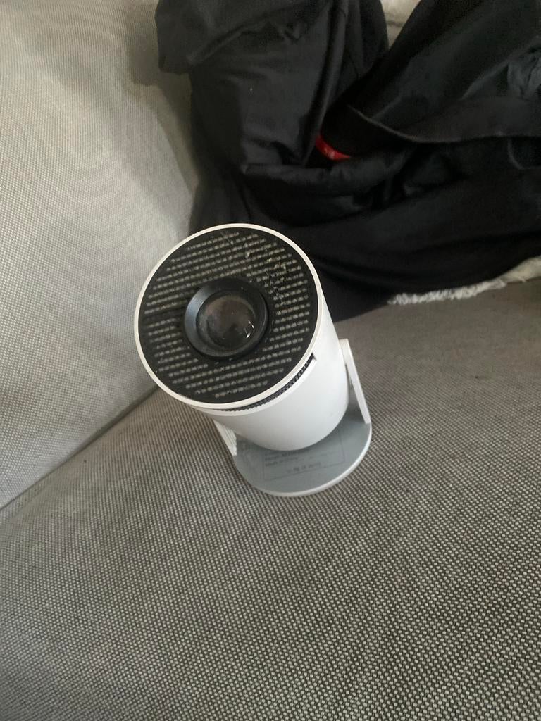 Magcubic beamer, Audio, Tv en Foto, Beamers, Ophalen of Verzenden, Gebruikt