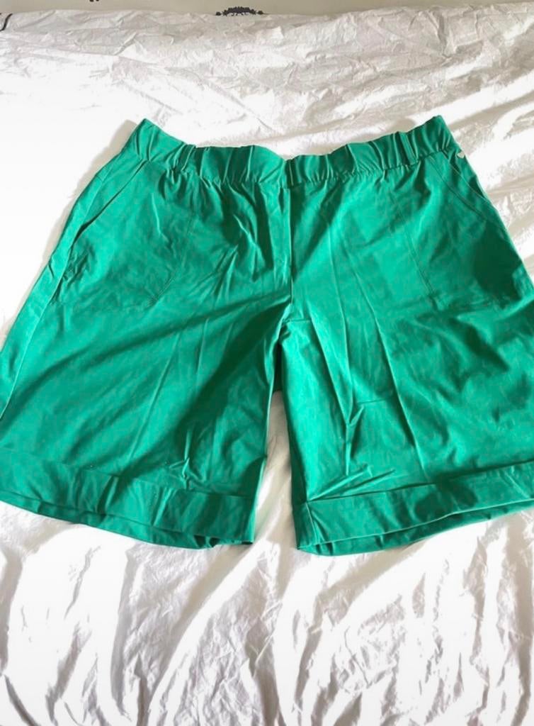 Helena hart groene korte broek XXL, Kort, Maat 46/48 (XL) of groter, Ophalen of Verzenden, Zo goed als nieuw