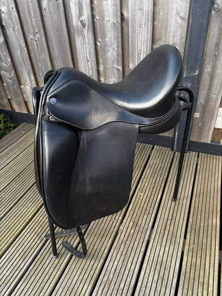 Dressuur zadel Arno Brandt 17 inch, Ophalen, Zo goed als nieuw, Dressuur