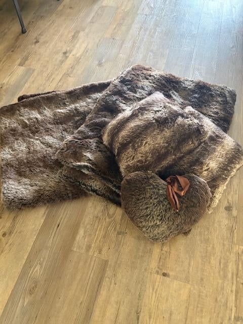 3 kussens met 2 plaids, Ophalen, Zo goed als nieuw, Bruin, Vierkant