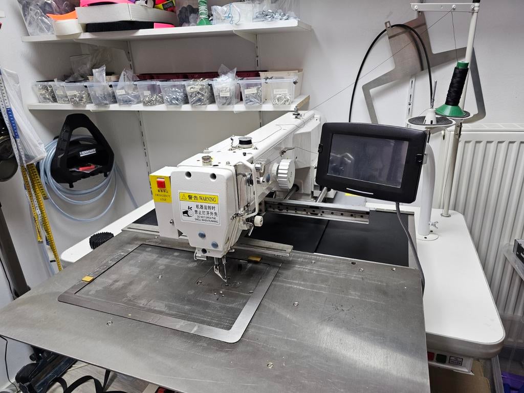 Industrie naaimachine volautomatisch, computergestuurd, Ophalen, Naaimachine, Overige merken