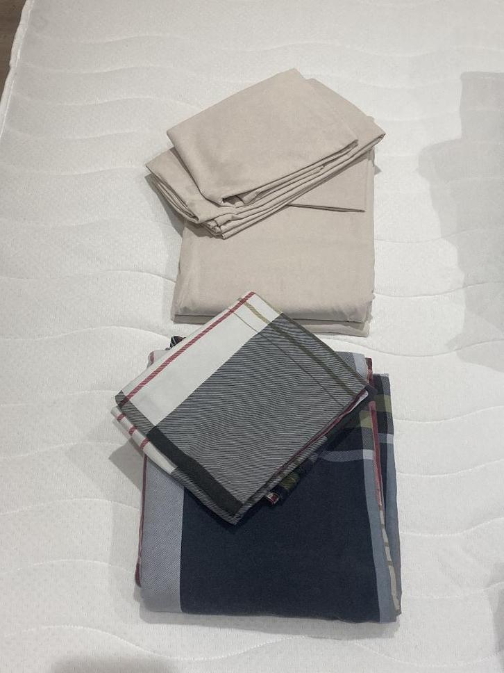 Mooie dekbedovertrekken (200x200cm), Huis en Inrichting, Slaapkamer | Beddengoed, Zo goed als nieuw, Dekbedovertrek, Tweepersoons