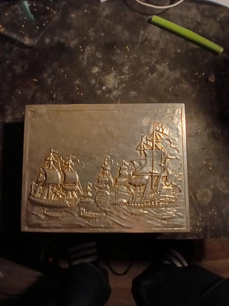 Vintage Sigarettendoos met Reliëf Zeilschepen, Antiek en Kunst, Ophalen of Verzenden