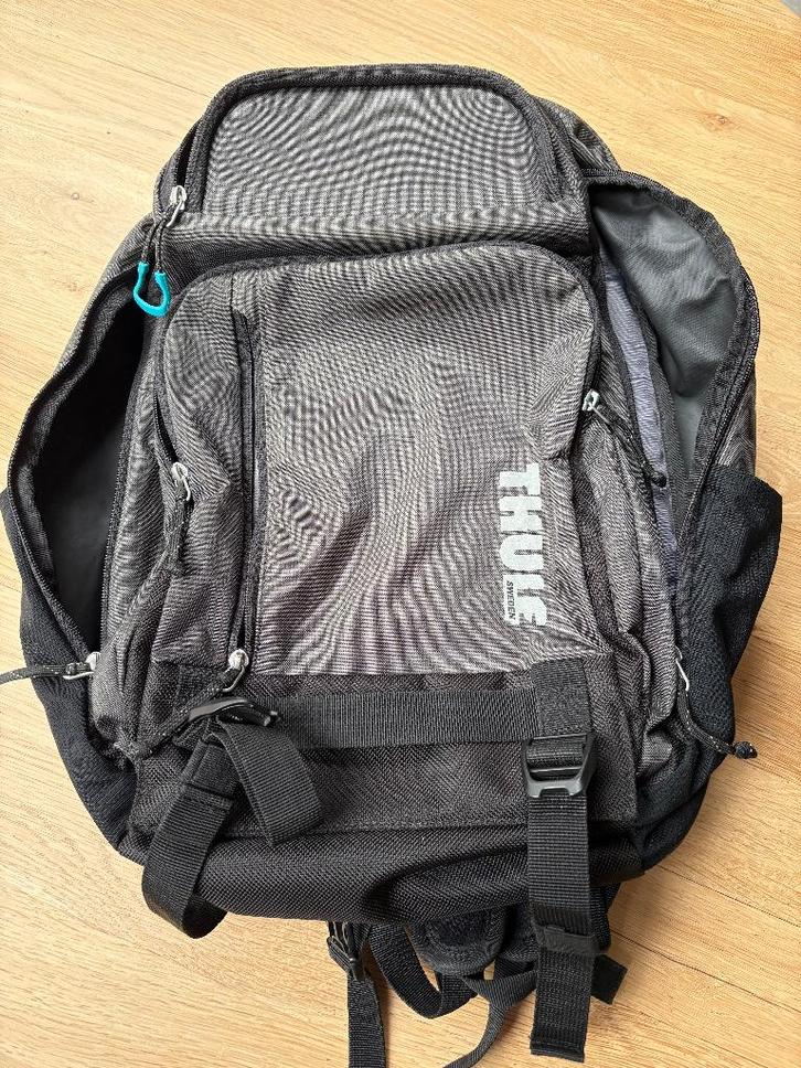 Thule rugzak, Sieraden, Tassen en Uiterlijk, Tassen | Rugtassen, Zo goed als nieuw, Overige merken, 25 tot 40 cm, 45 tot 60 cm