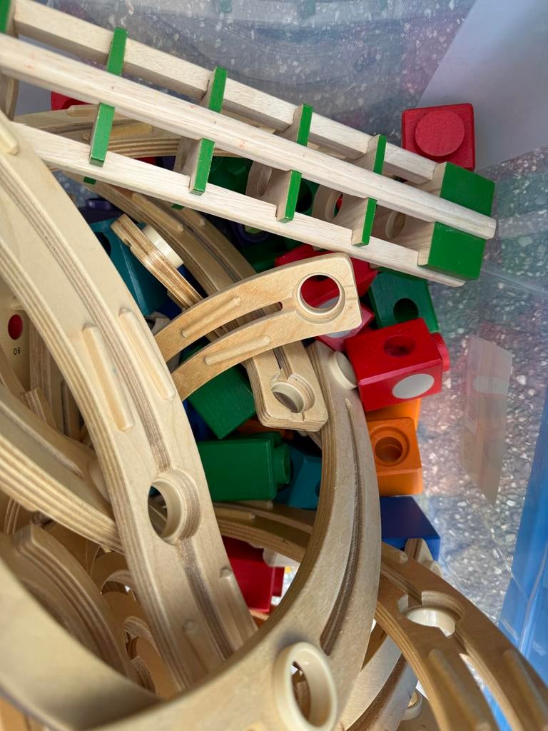 Houten Hape Quadrilla Twist Set knikkerbaan, Kinderen en Baby's, Speelgoed | Houten speelgoed, Ophalen, Zo goed als nieuw, Overige typen