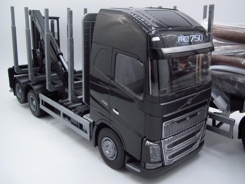 Emek - 71303 Volvo FH16 750 Bomentransporter in doos 1:24, Overige merken, Groter dan 1:32, Ophalen of Verzenden, Zo goed als nieuw