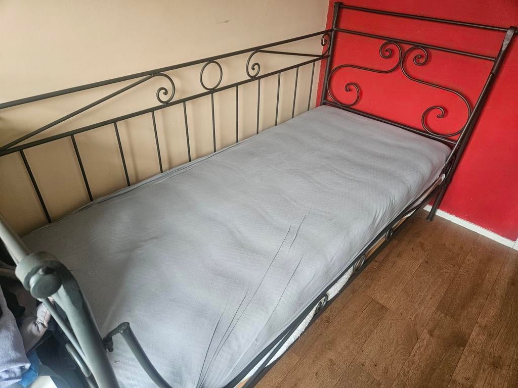 Gratis leuk eenpersoonsbed (zonder matras), Huis en Inrichting, Slaapkamer | Bedden, Ophalen, Gebruikt, 90 cm, Eenpersoons