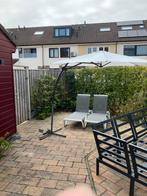 Witte zweefparasol met voet, Tuin en Terras, Parasols, Ophalen, Gebruikt, Kantelbaar, 2 tot 3 meter