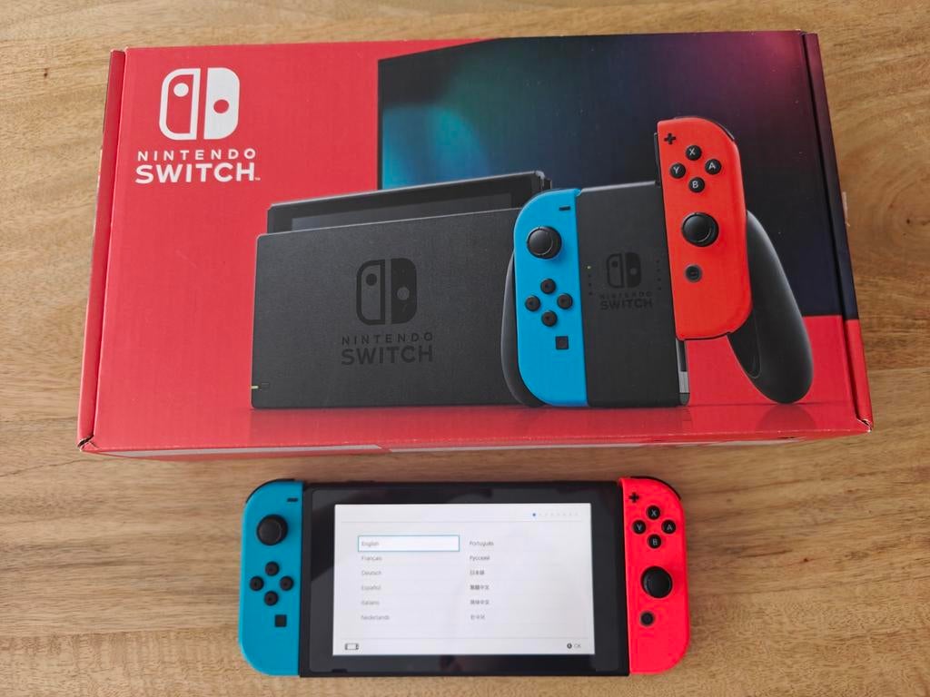 Nintendo Switch met Joy-Cons (Rood/Blauw), Spelcomputers en Games, Games | Nintendo Switch, Nintendo, Nintendo, Nintendo, Ophalen of Verzenden