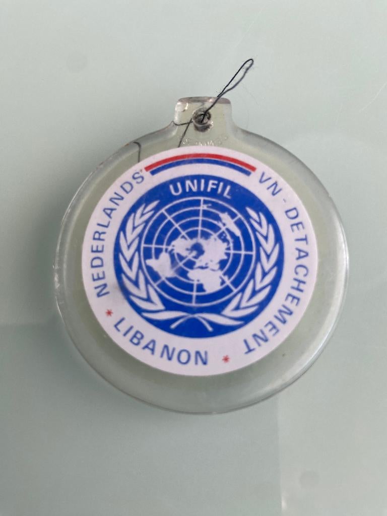 Unifil VN detachement Libanon sleutelhanger, Verzamelen, Ophalen of Verzenden, Landmacht, Nederland, Embleem of Badge