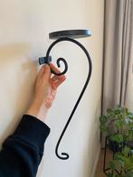 Vintage metalen wandkandelaar golvend, Huis en Inrichting, Woonaccessoires | Kandelaars en Kaarsen, 25 tot 50 cm, Zwart, Ophalen of Verzenden