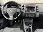 Volkswagen Tiguan 1.4 TSI Sport&Style |Airco|Navi|PDC|Trekha, Voorwielaandrijving, Euro 5, Stof, Zwart