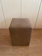 Taupe Nachtkastjes (2) + Hocker, Huis en Inrichting, Slaapkamer | Nachtkastjes, Ophalen, Zo goed als nieuw, Minder dan 45 cm